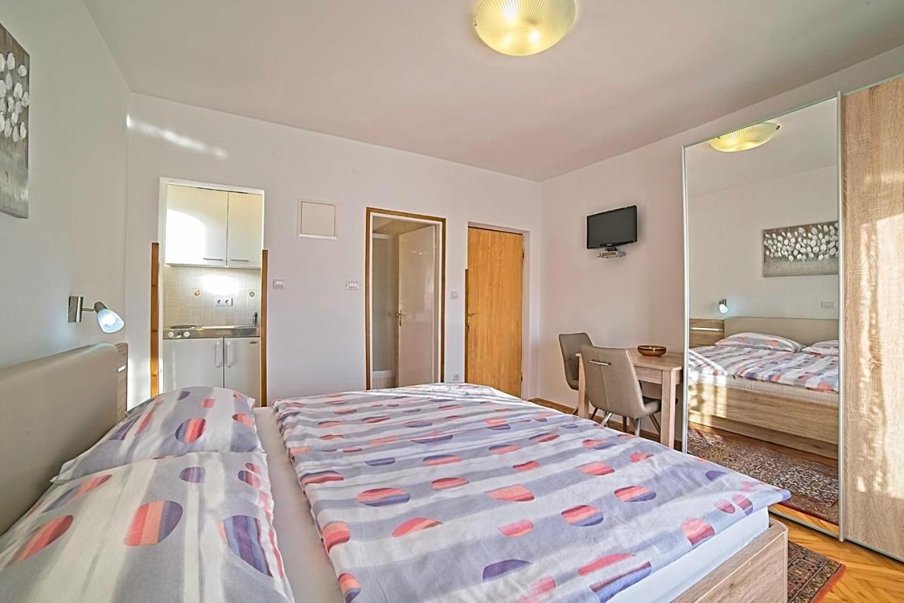 Studio Apartments Peric Rab Kampor Eksteriør billede